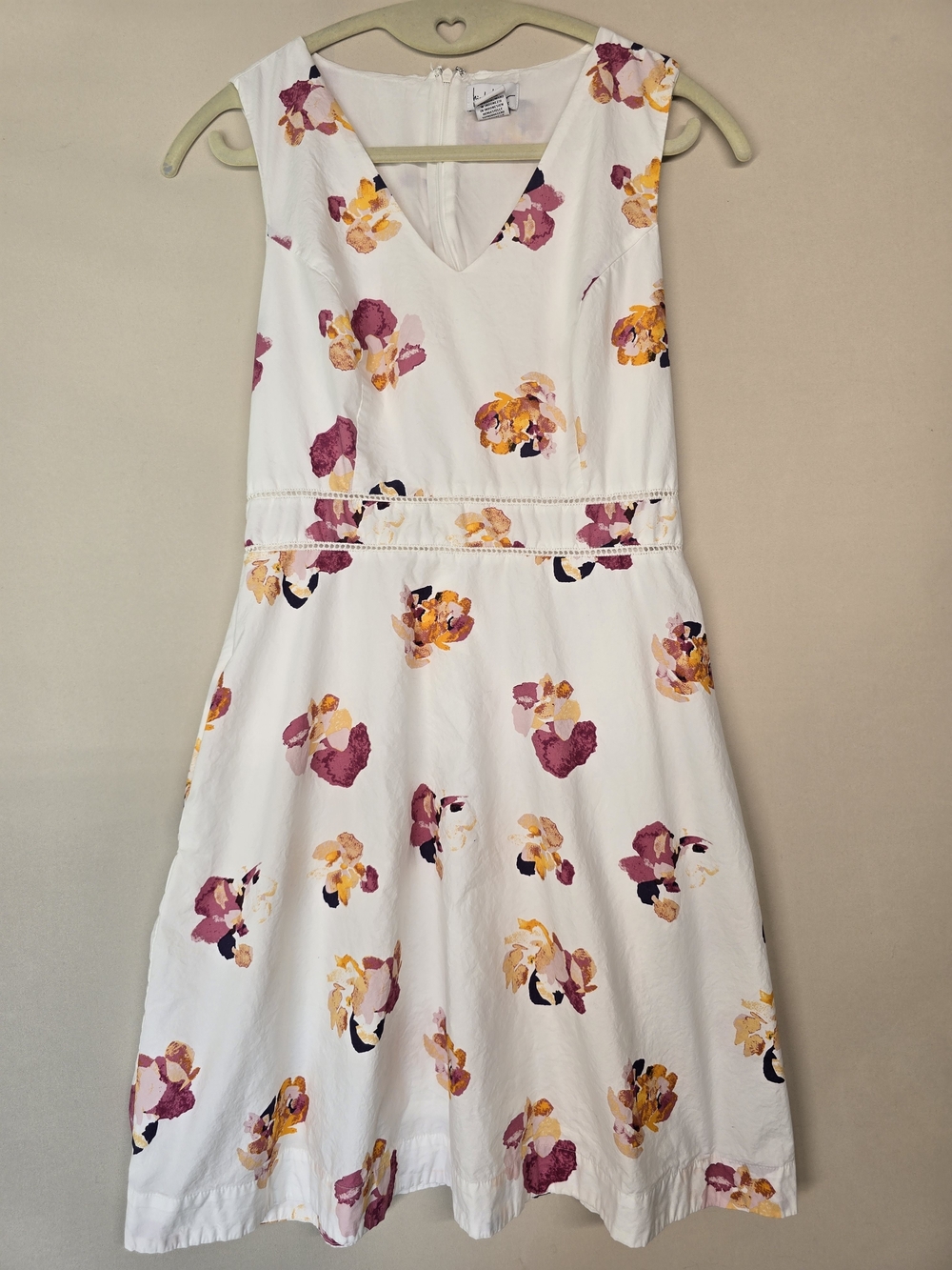 Nicole Miller Dress Size 8 White Floral Sleeveless Lined Fit & Flare W/ Pockets!
